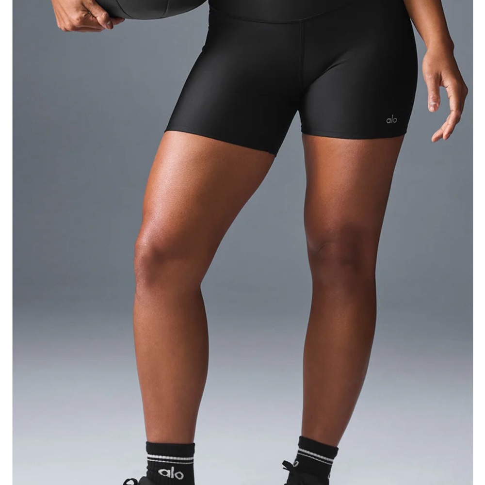 NWT ALO Yoga Airlift Energy Short
